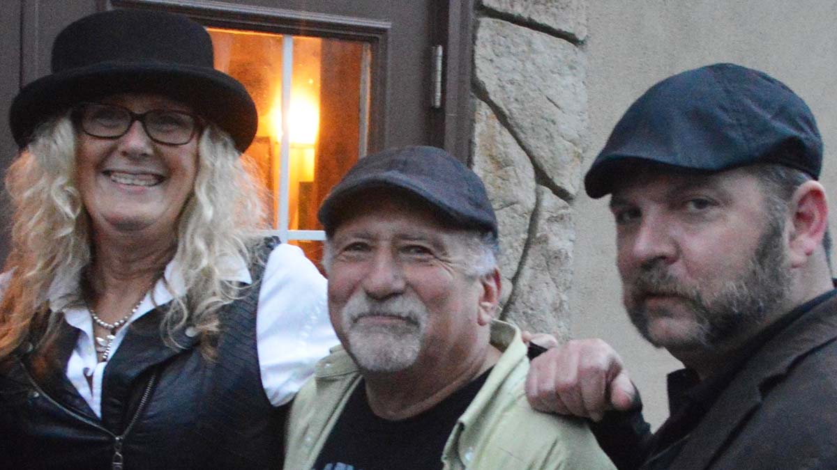 Live Music with Celtic Crossroads